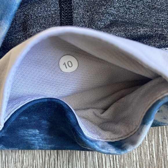 Lululemon Inspire Tight leggings size 10 in gray workout pants - Picture 3 of 7